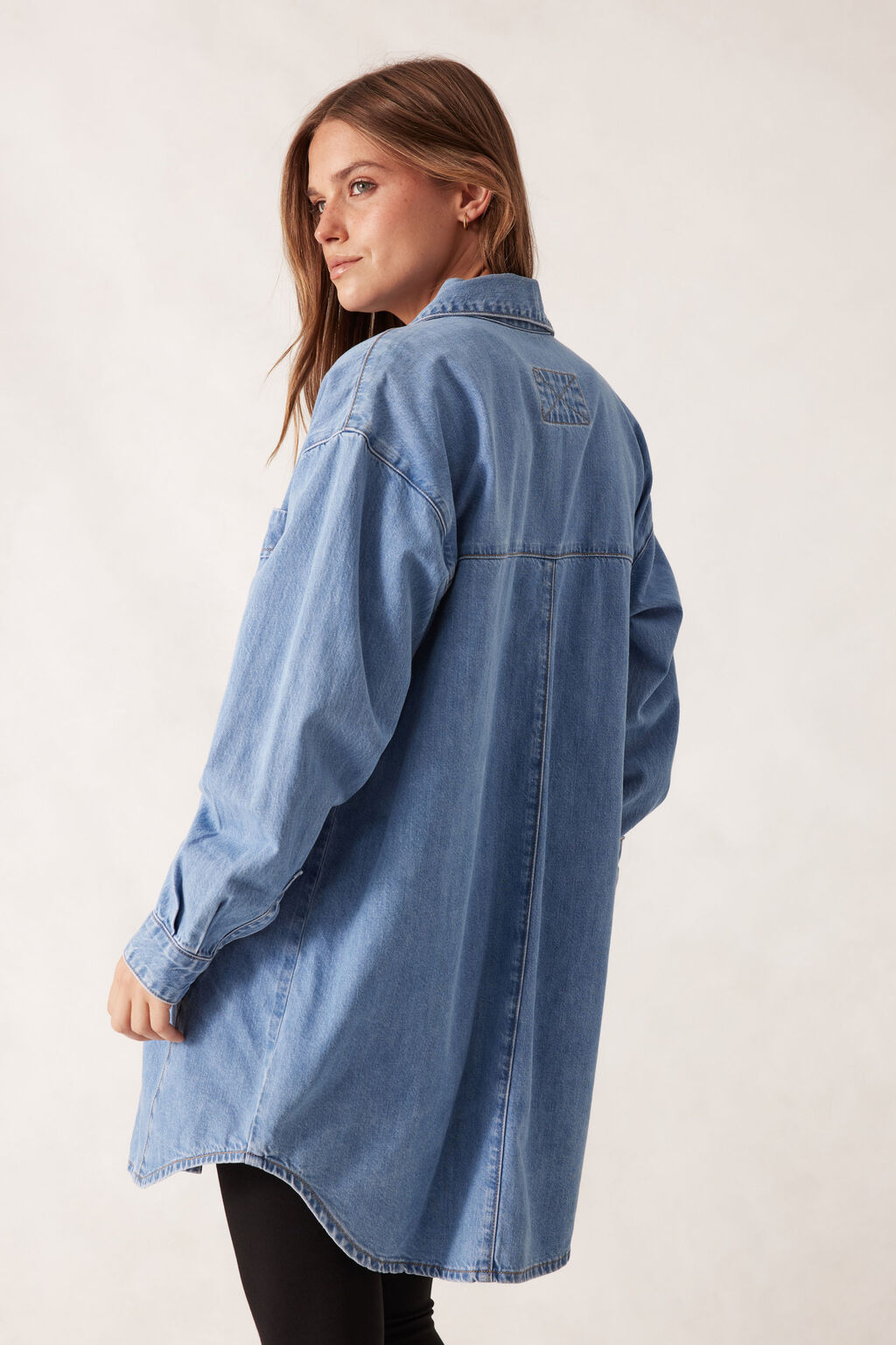 CERES LIFE MAEVE LONGLINE PANELLED DENIM SHIRT - MID VINTAGE BLUE