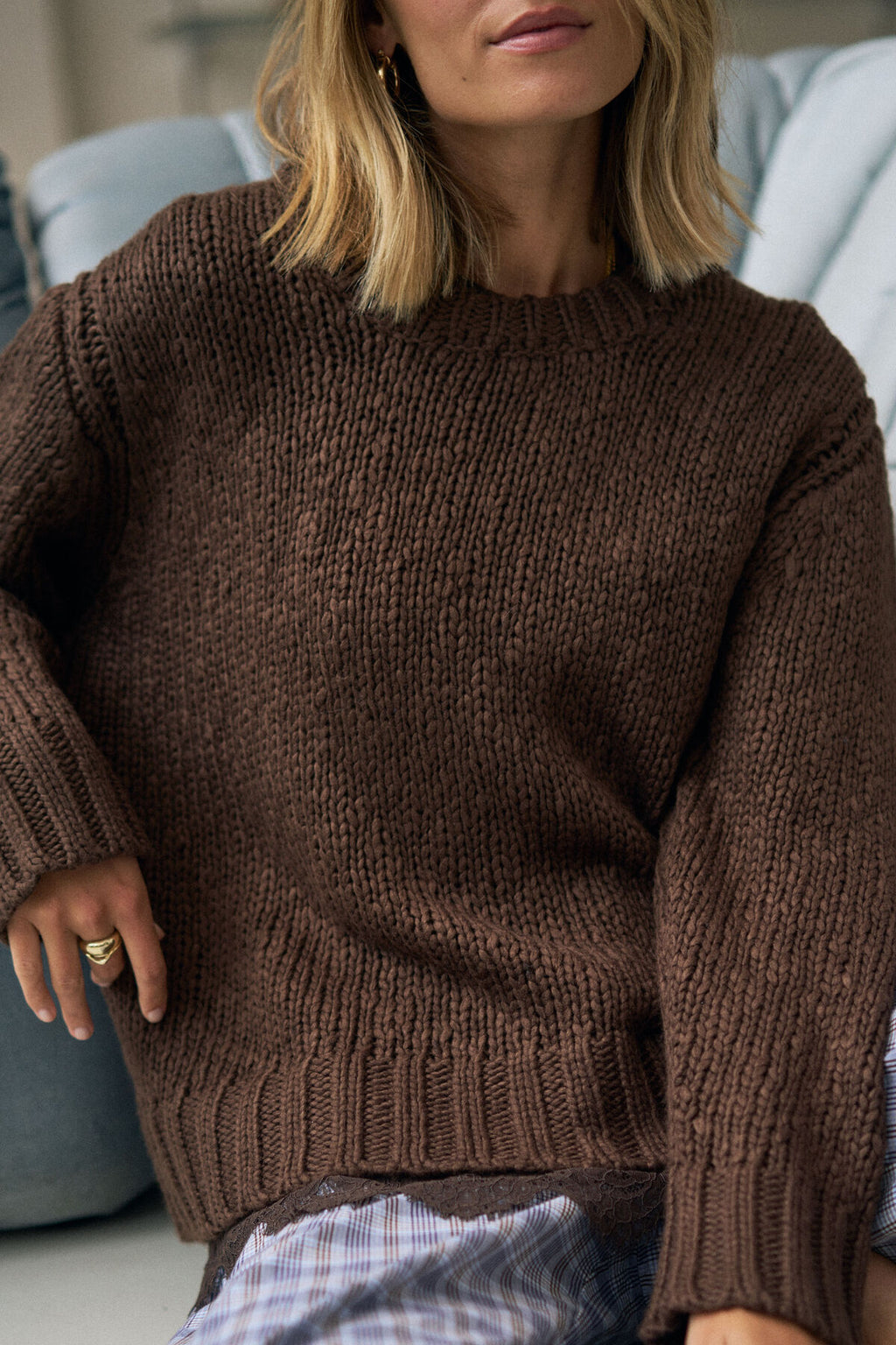 CERES LIFE SAGE CHUNKY KNIT CREW - CHOCOLATE