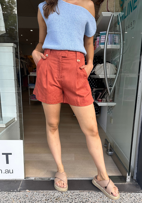 LENI SHORTS - RUST