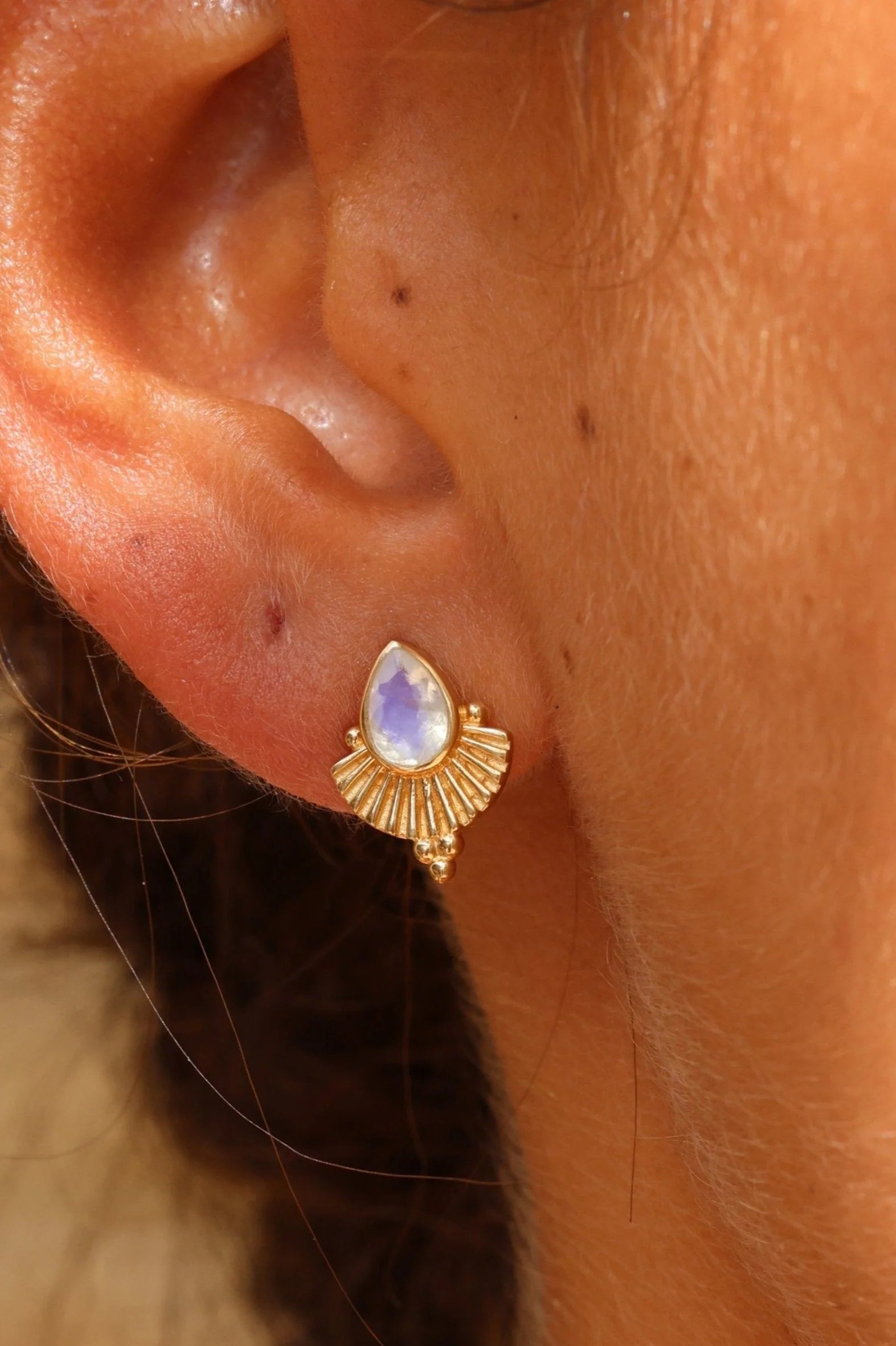 TONI MAY VENUS MOONSTONE EARRINGS - GOLD