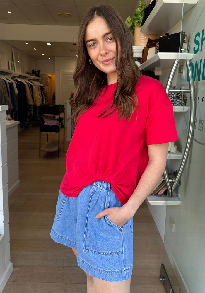 Load image into Gallery viewer, JESSIE EASY TUCK TEE - RED