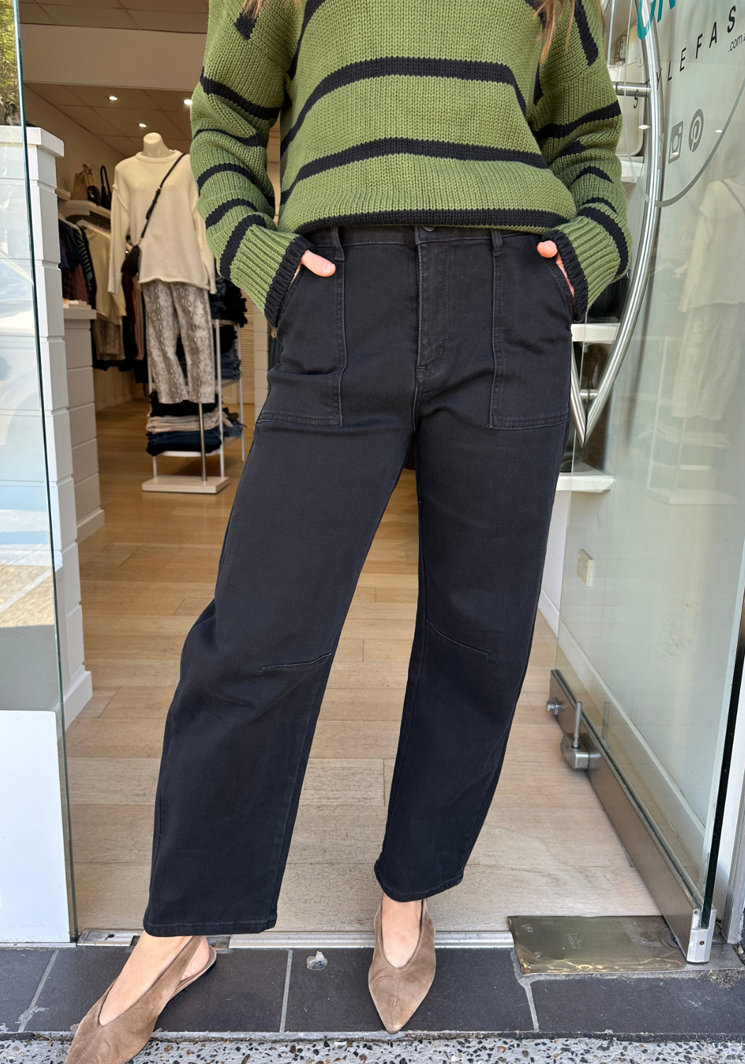 ANDY BARREL LEG JEAN - BLACK