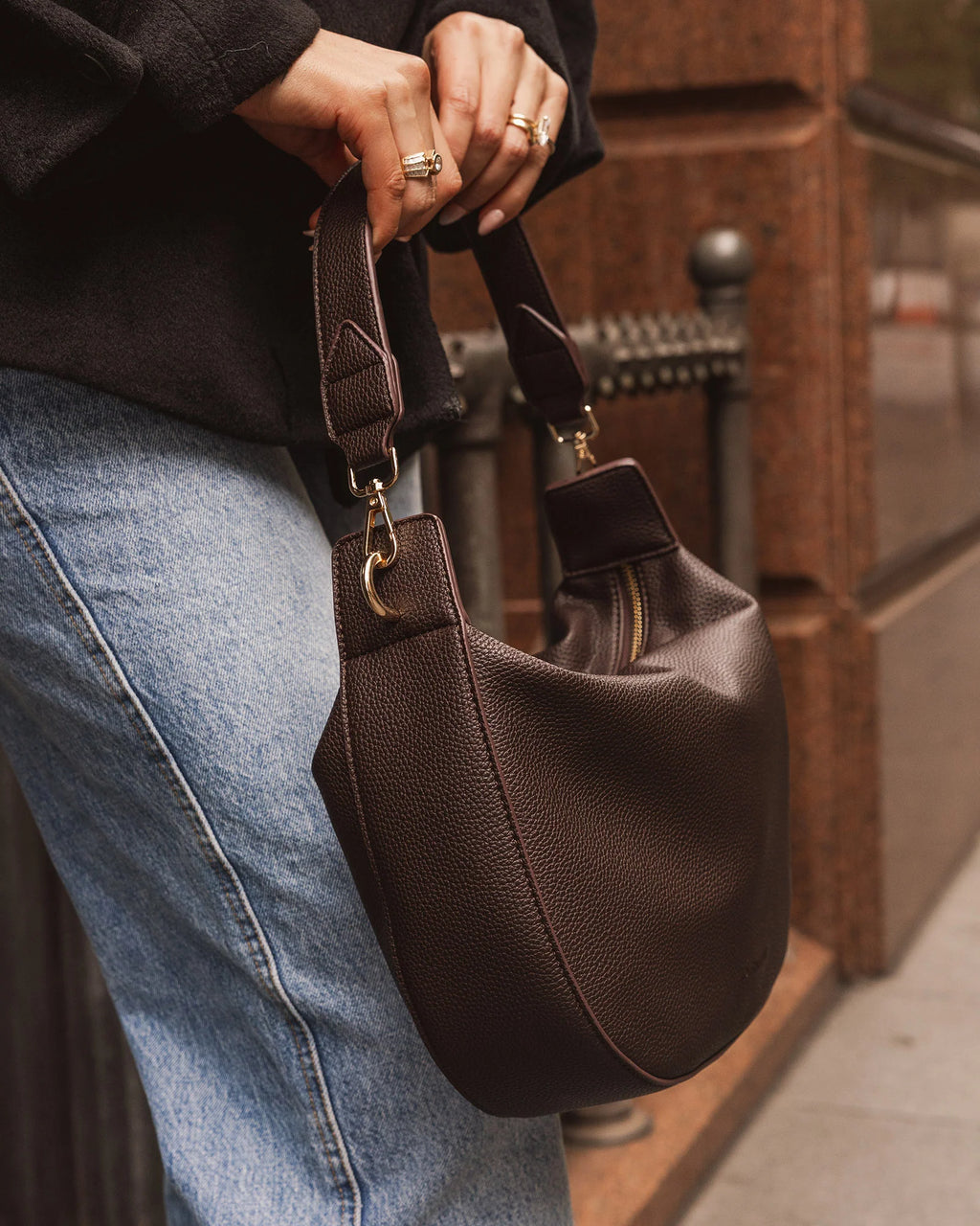 LOUENHIDE GEORGINA SHOULDER BAG - CHOCOLATE