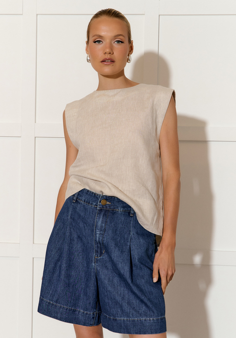 ADORNE HAYDEN PLEATED SHORT - DENIM