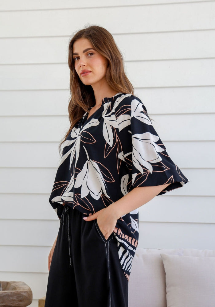 Load image into Gallery viewer, RAVENNA BLOUSE - BLACK PRINT