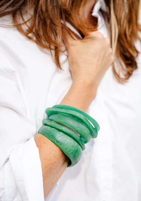 MEDIUM ORGANIC RESIN STACKING BANGLE - EMERALD
