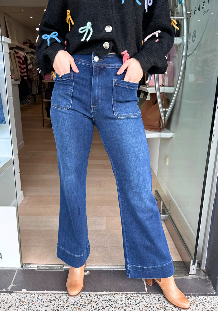 KENNY STRAIGHT LEG JEAN - MEDIUM WASH