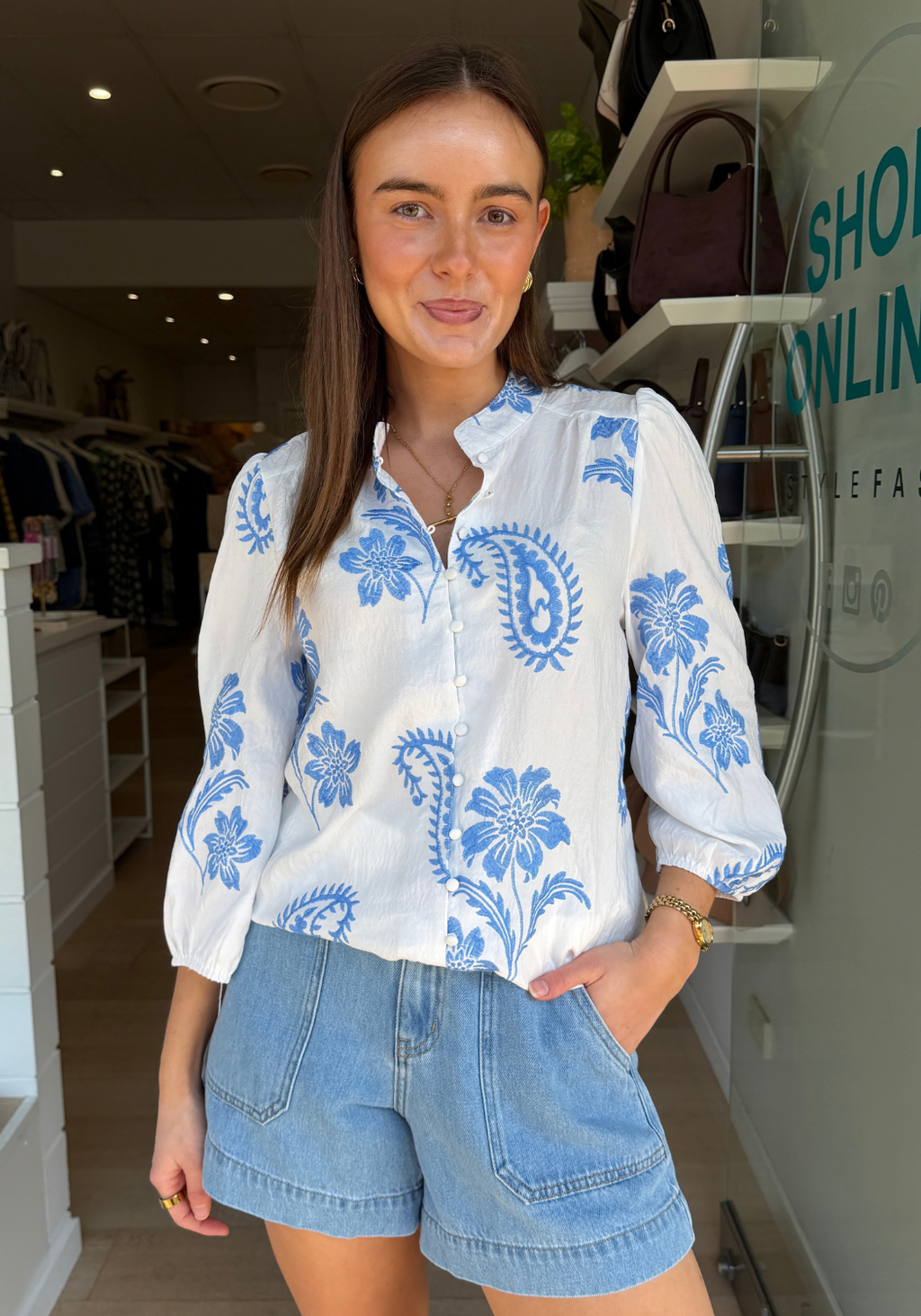 HAILEY EMBROIDERY BLOUSE - WHITE/BLUE