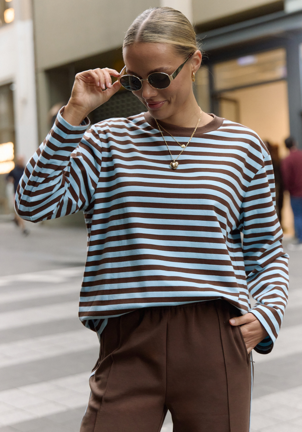 FEATHER + NOISE CARTER LONG SLEEVE TEE - CHOC/BLUE