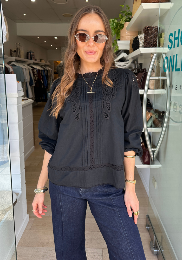 ADORNE LOU CUT OUT LACE TOP - BLACK