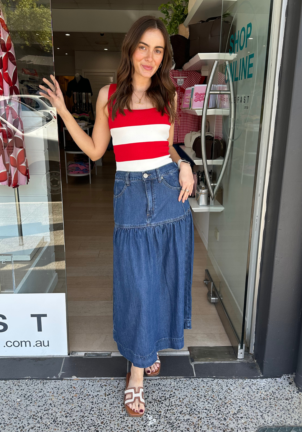 ARIEL FITTED TANK - RED STRIPE