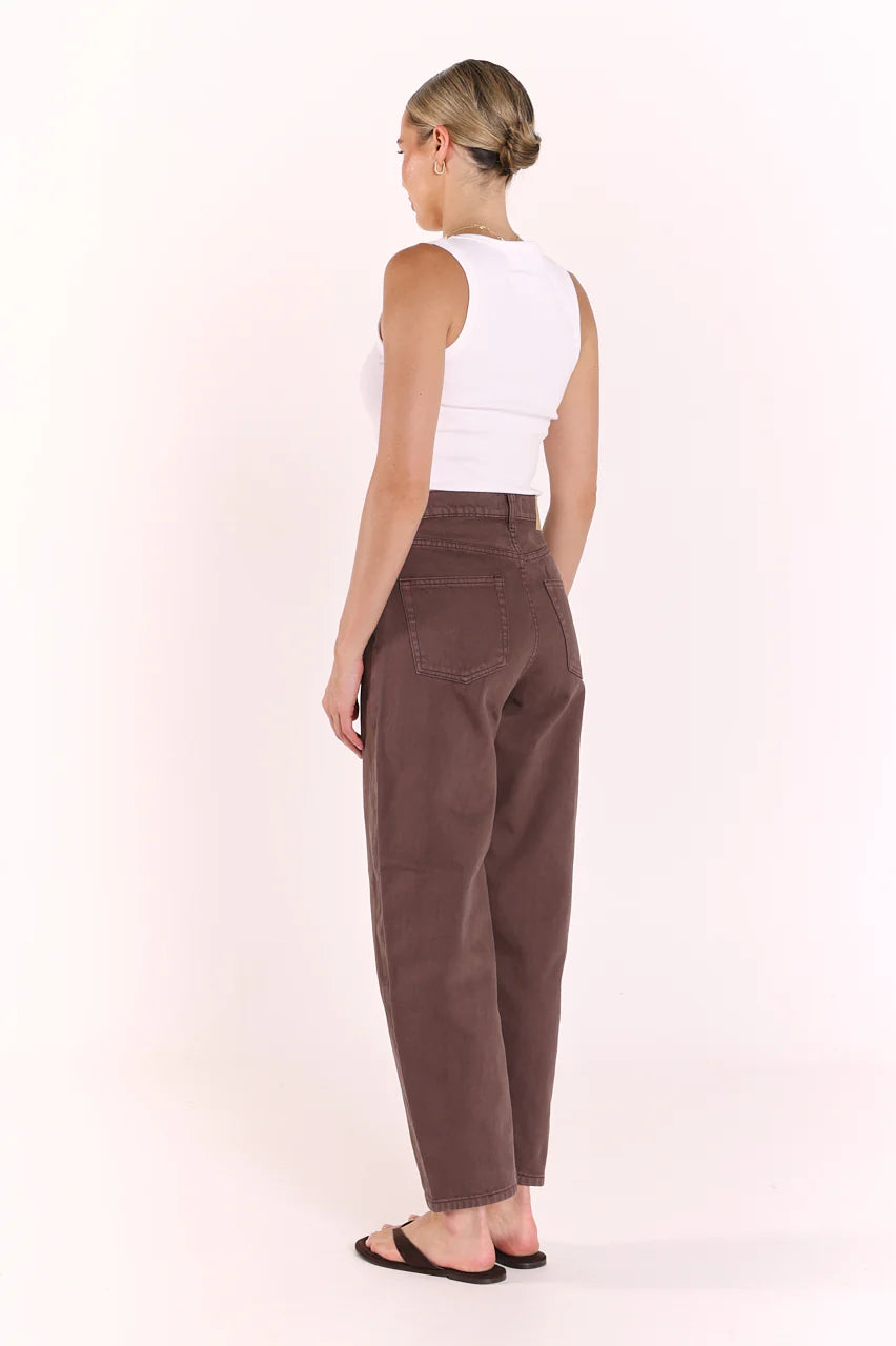 FEATHER + NOISE LOLA FULL LENGTH BARREL JEAN - CHOCOLATE