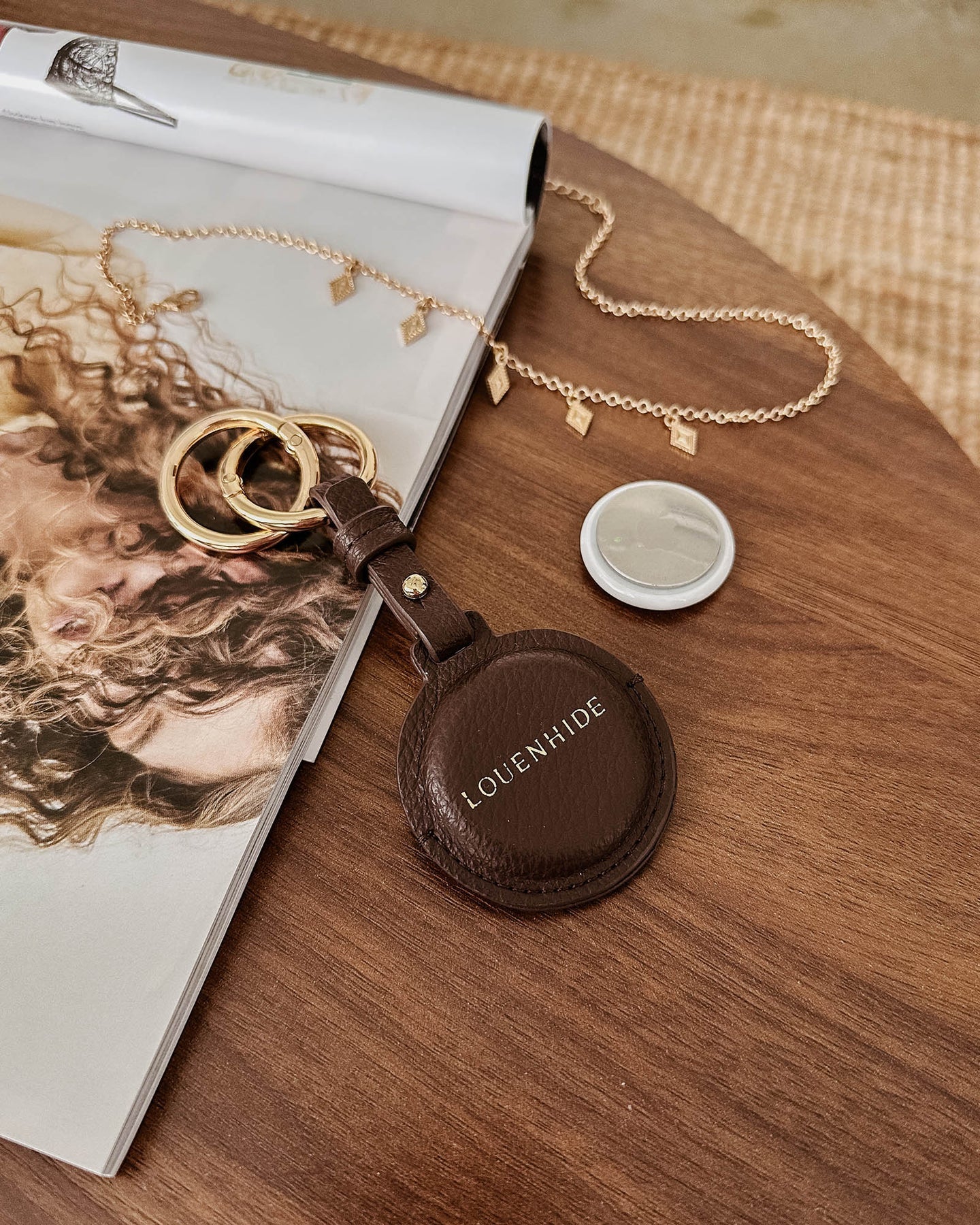LOUENHIDE OPAL AIRTAG CASE - CHOCOLATE