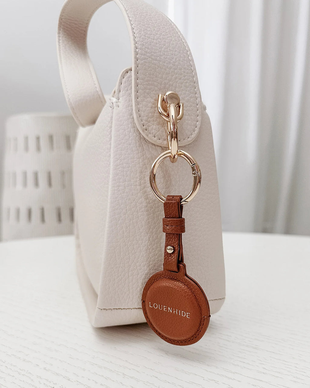 LOUENHIDE OPAL AIRTAG CASE - TAN