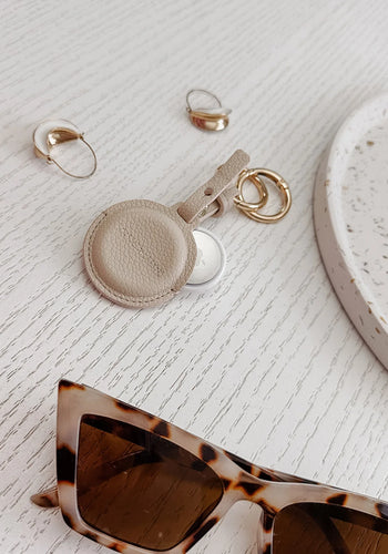 LOUENHIDE OPAL AIRTAG CASE - VANILLA