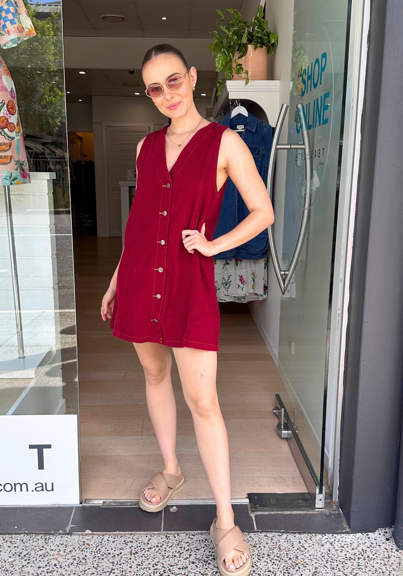 HALLIE SHIFT DRESS - MAROON