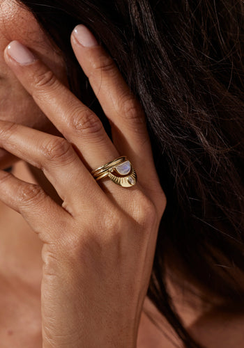 TONI MAY LUNE MOONSTONE STACKER - GOLD