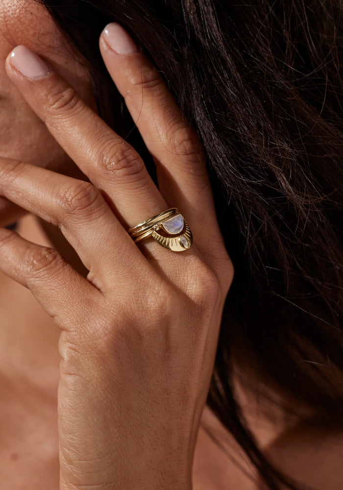 TONI MAY LUNE MOONSTONE STACKER - GOLD