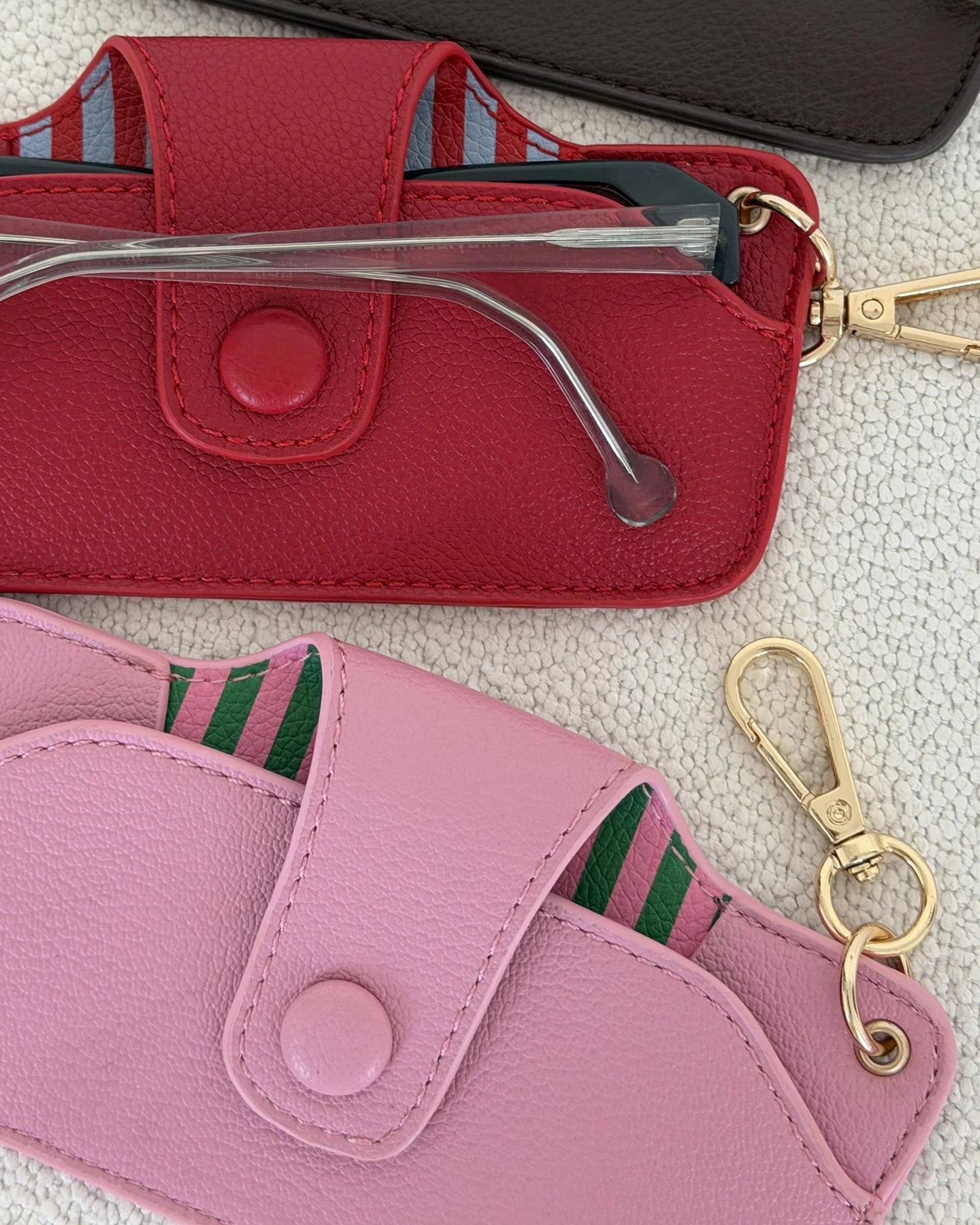 LOUENHIDE SKITTLE SUNGLASS CASE - BUBBLEGUM/GREEN STRIPE