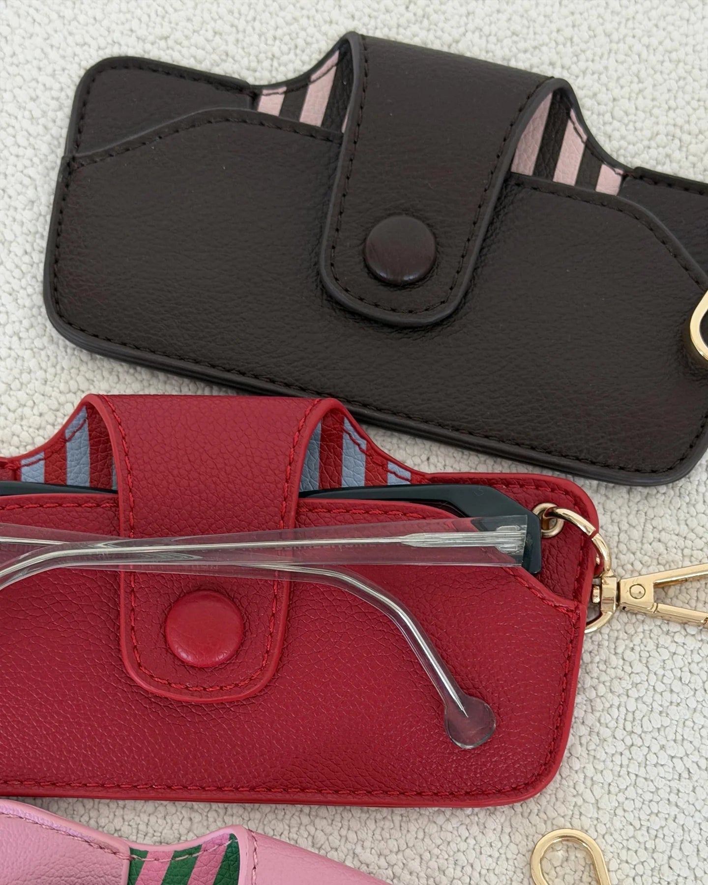 LOUENHIDE SKITTLE SUNGLASS CASE - PINK/CHOCOLATE