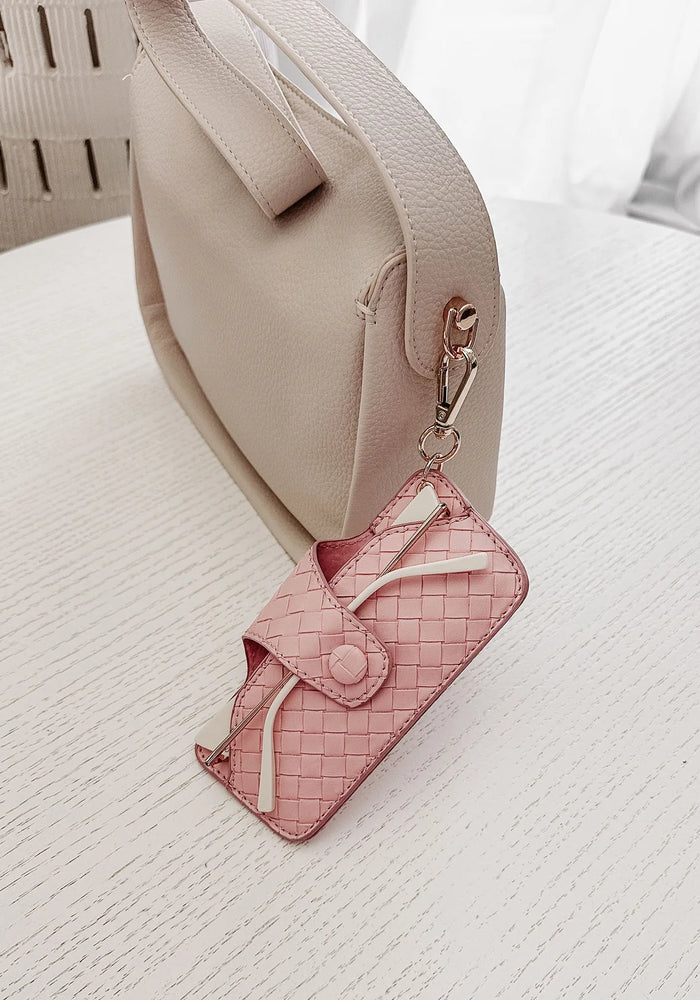 LOUENHIDE SKITTLE SUNGLASS CASE - WOVEN PASTEL PINK