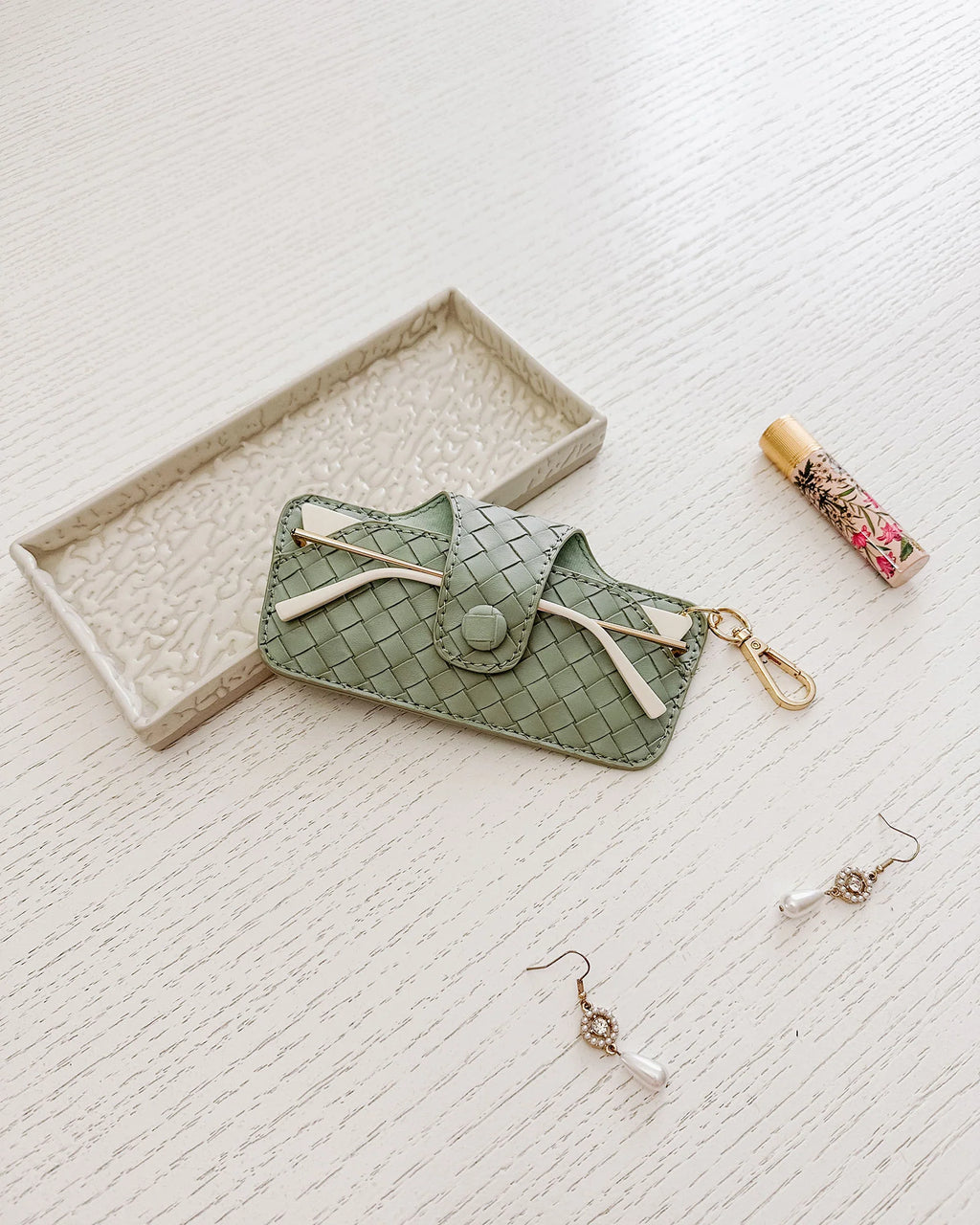 LOUENHIDE SKITTLE SUNGLASS CASE - WOVEN SAGE GREEN