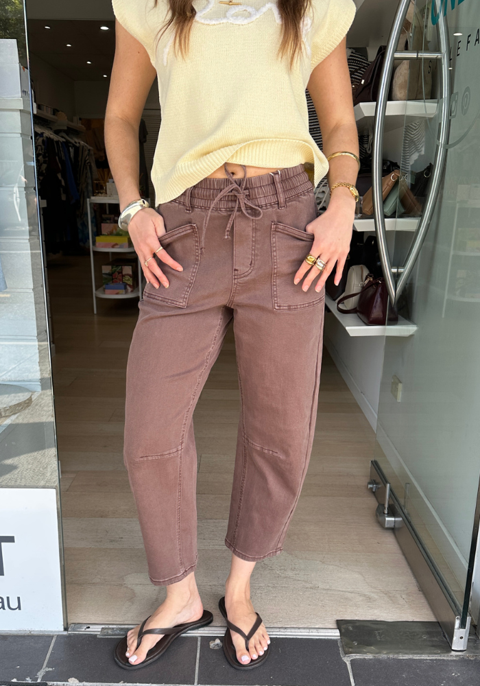LEO DENIM BARREL JEANS - BROWN