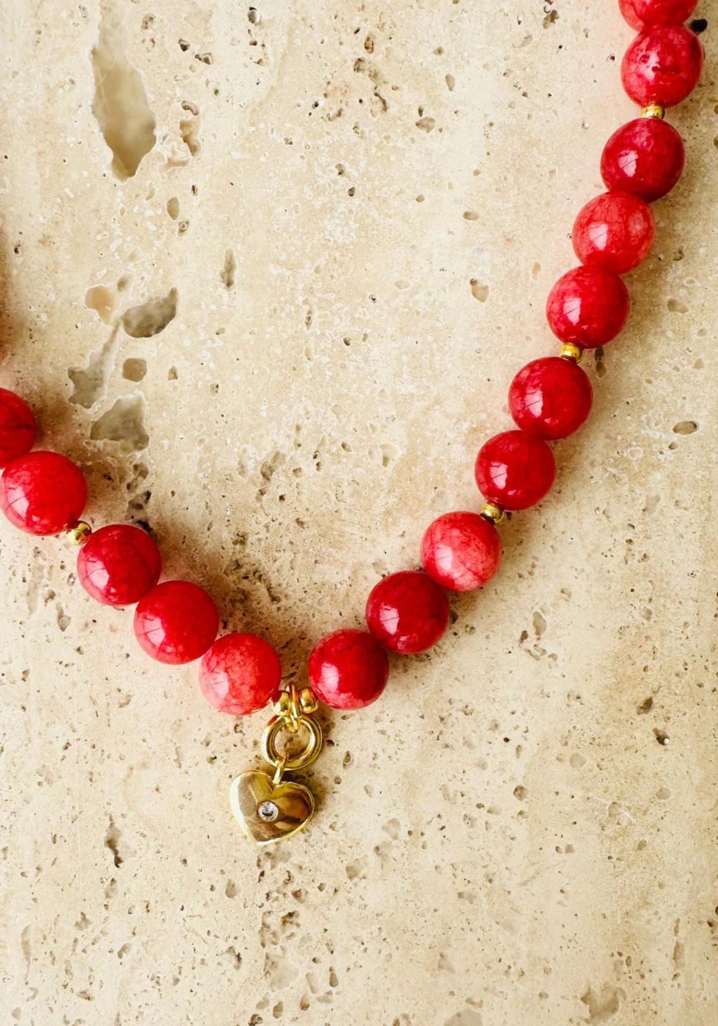 STONE QUARTZ NECKLACE - DEEP STRAWBERRY