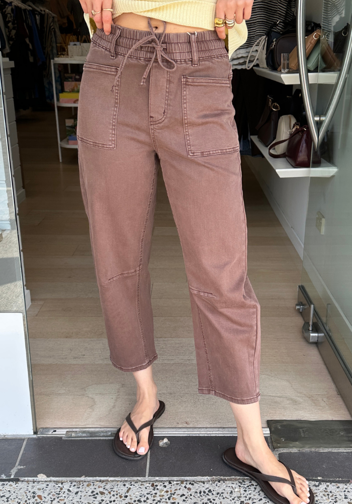 LEO DENIM BARREL JEANS - BROWN