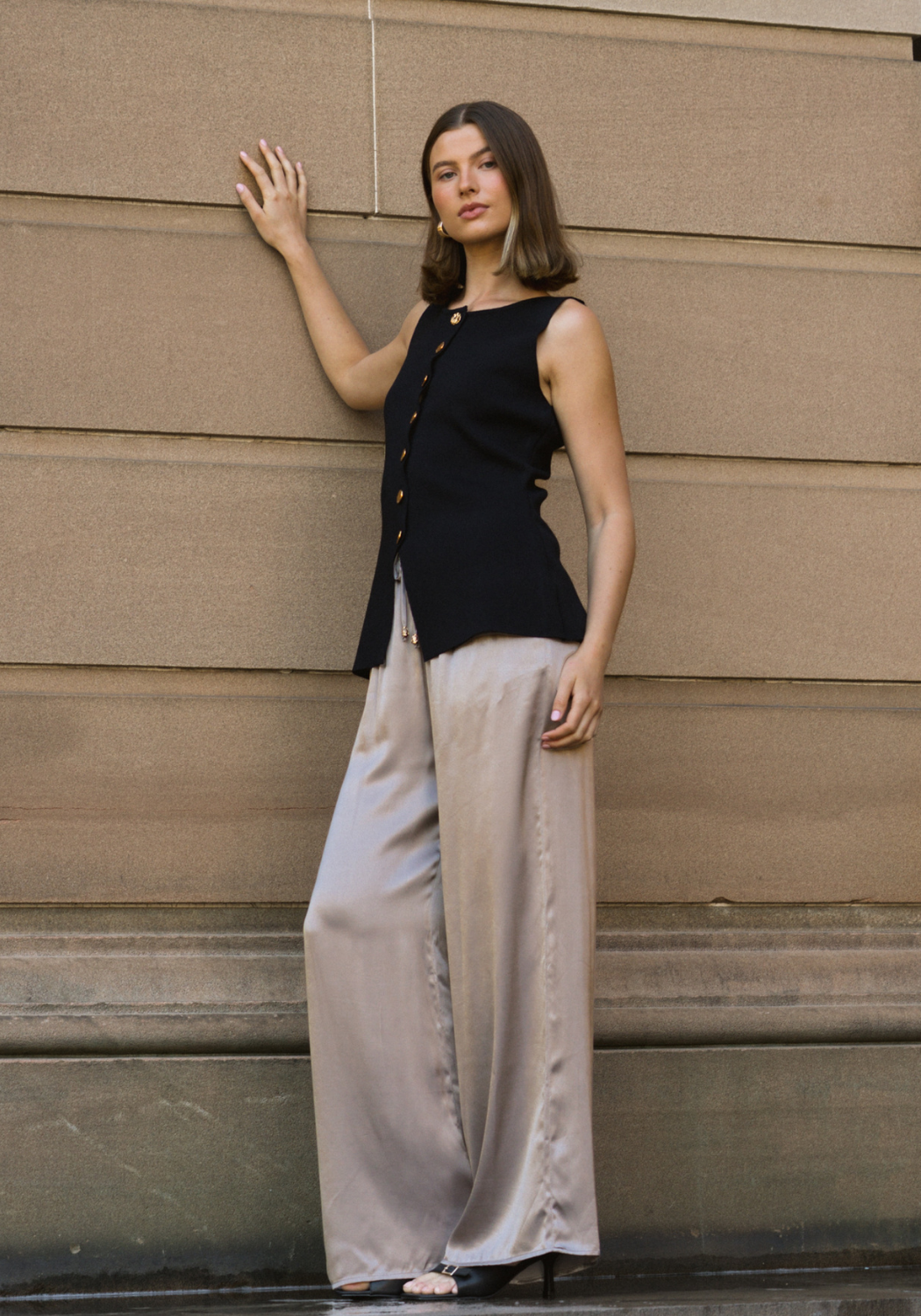DANIA VEST - BLACK