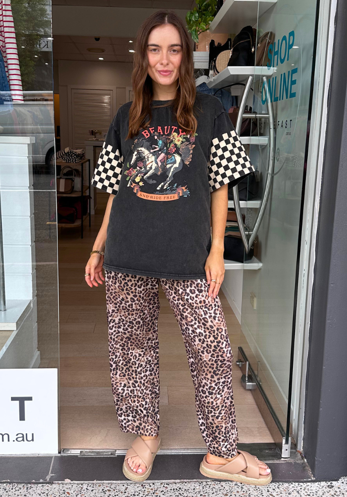 Load image into Gallery viewer, VINTAGE OVERSIZED COWBOY TEE - BLACK WASH