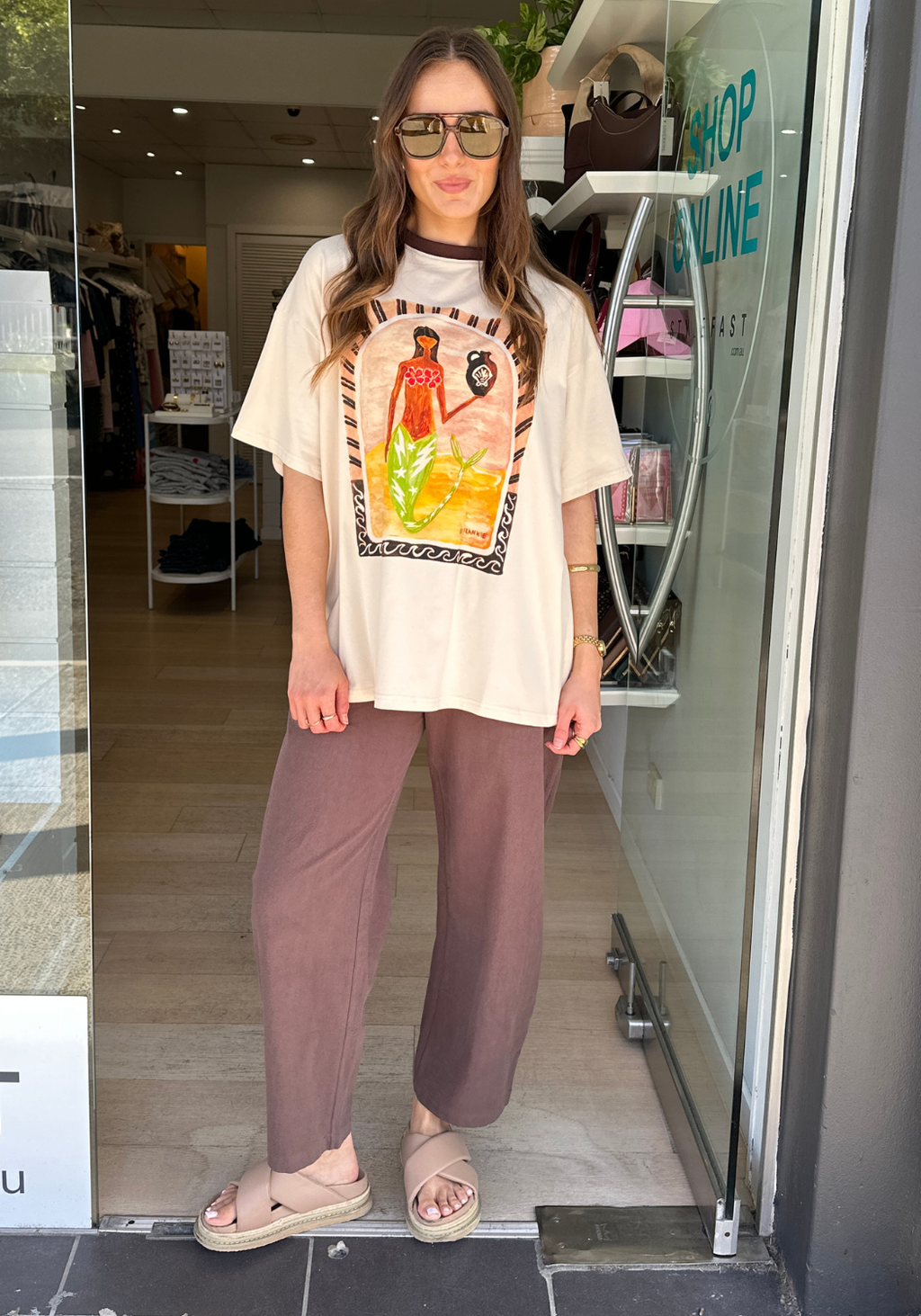 BY FRANKIE MERMAID VASE TEE - BEIGE