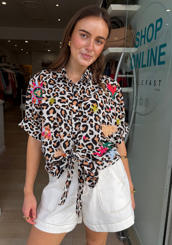 LEO TIE SHIRT - LEOPARD PRINT