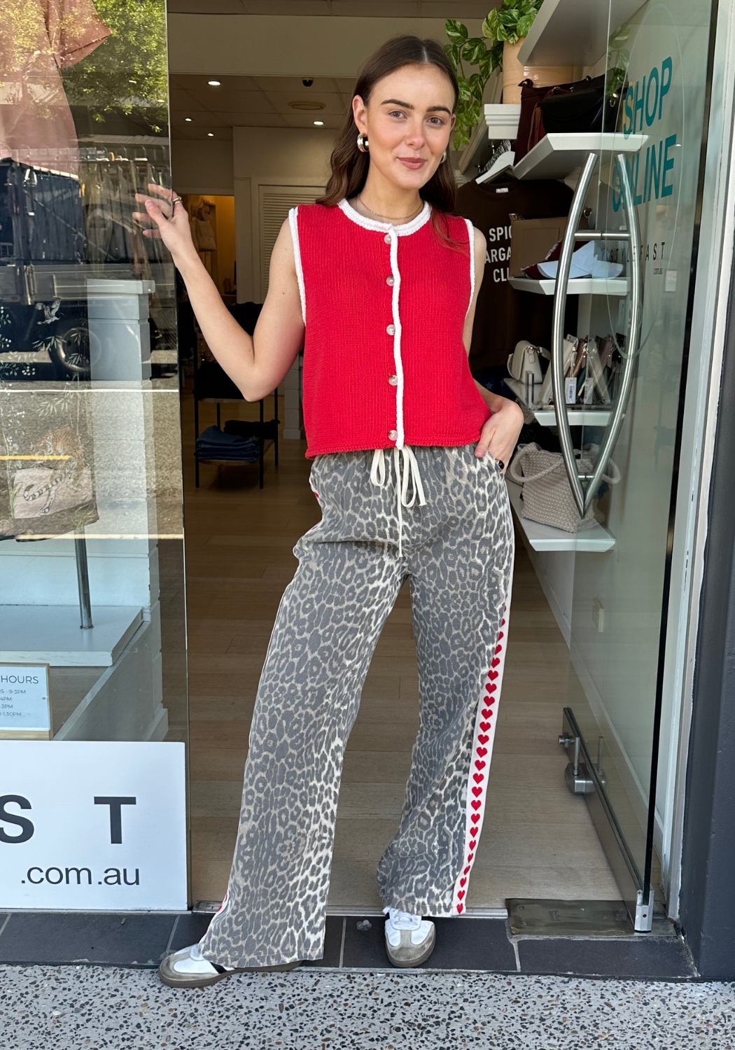 RAYA KNITTED VEST - VIBRANT RED