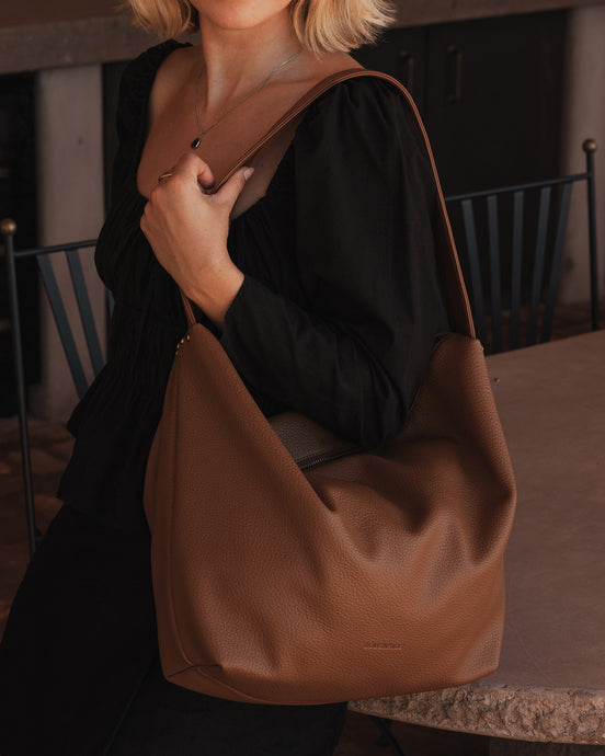 LOUENHIDE MORGAN SHOULDER BAG - CARAMEL