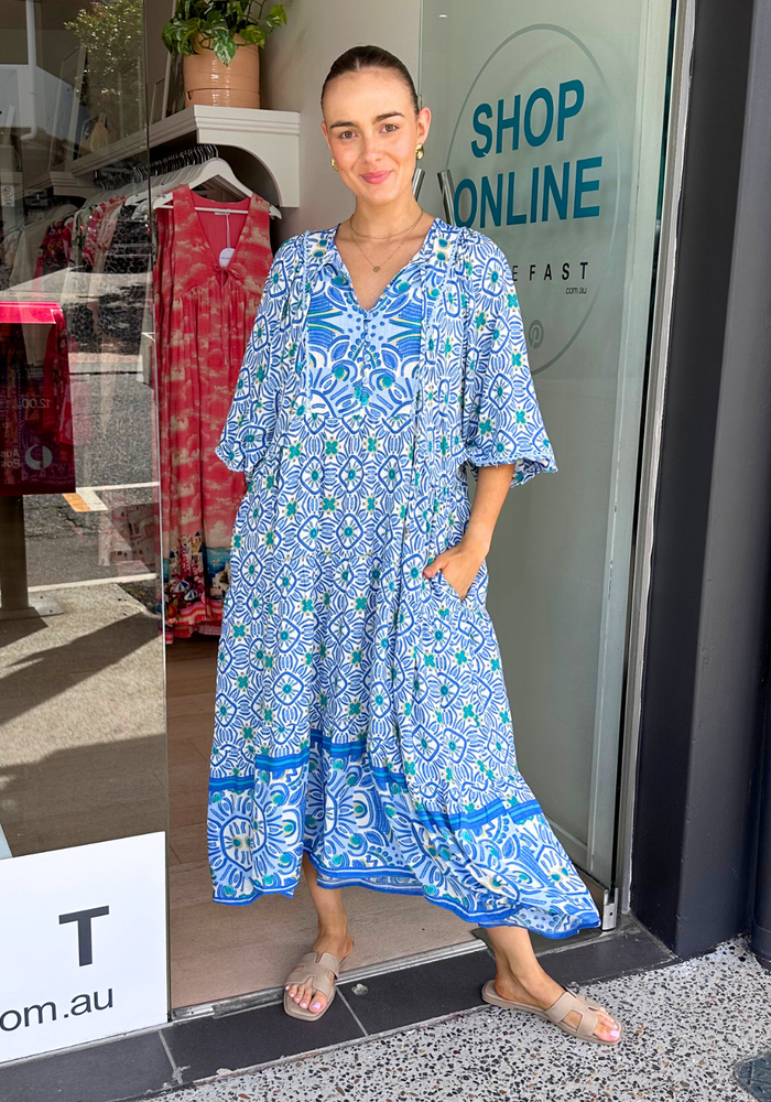 Load image into Gallery viewer, MENDEZ BATWING MIDI DRESS - BLUE PRINT