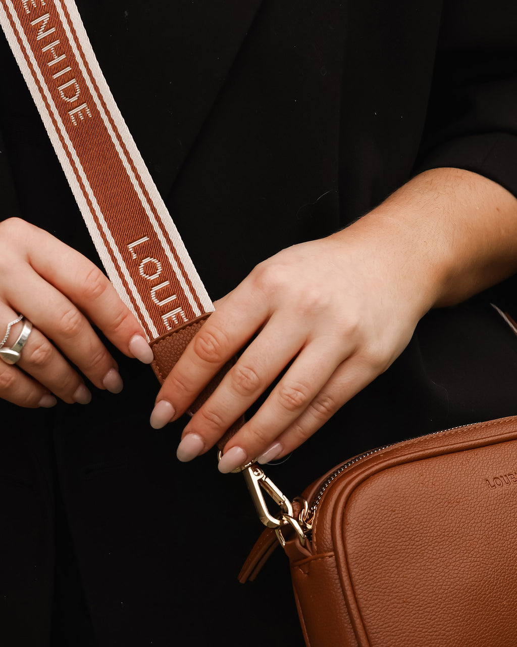 LOUENHIDE BIANCA CROSSBODY BAG - TAN