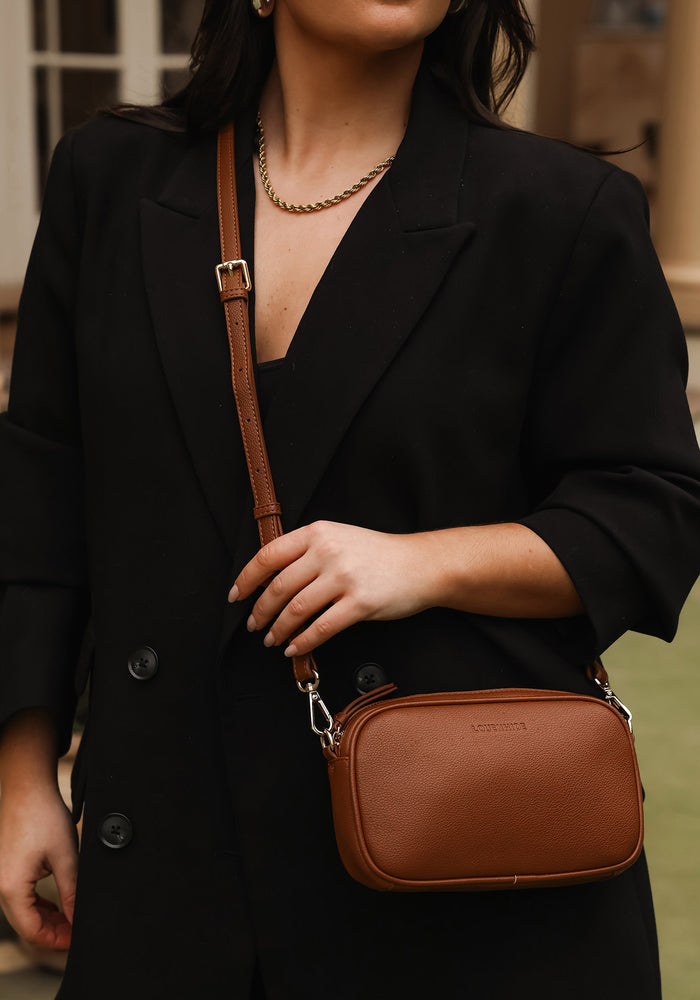 LOUENHIDE BIANCA CROSSBODY BAG - TAN