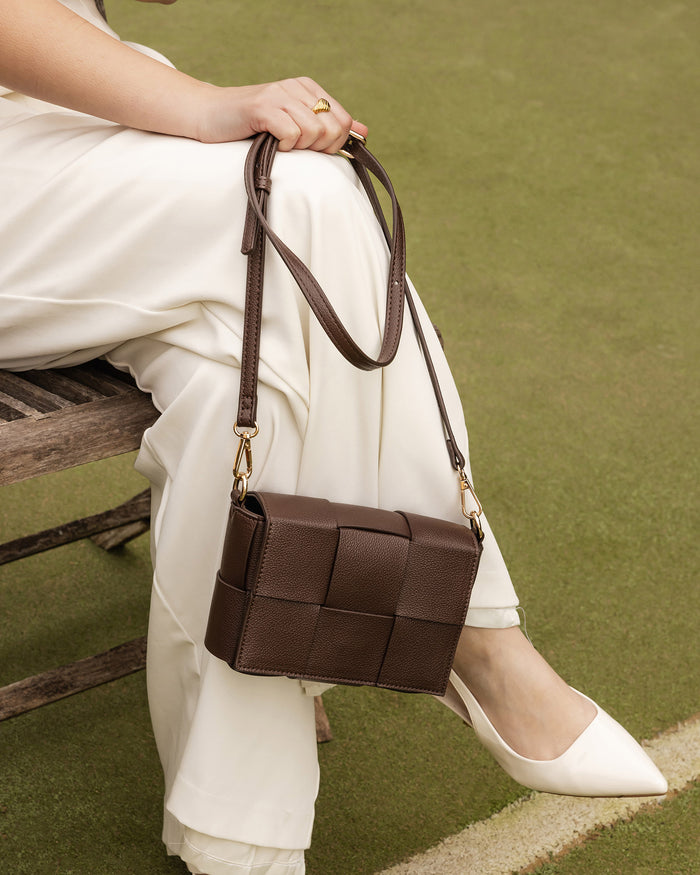 Load image into Gallery viewer, LOUENHIDE JOSEPHINE CROSSBODY BAG - CHOCOLATE