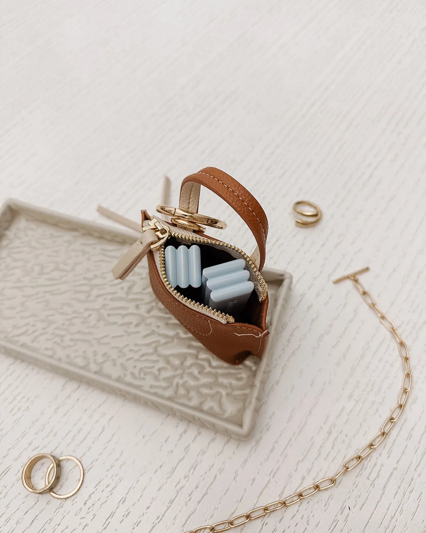 LOUENHIDE GINA BAG CHARM - TAN