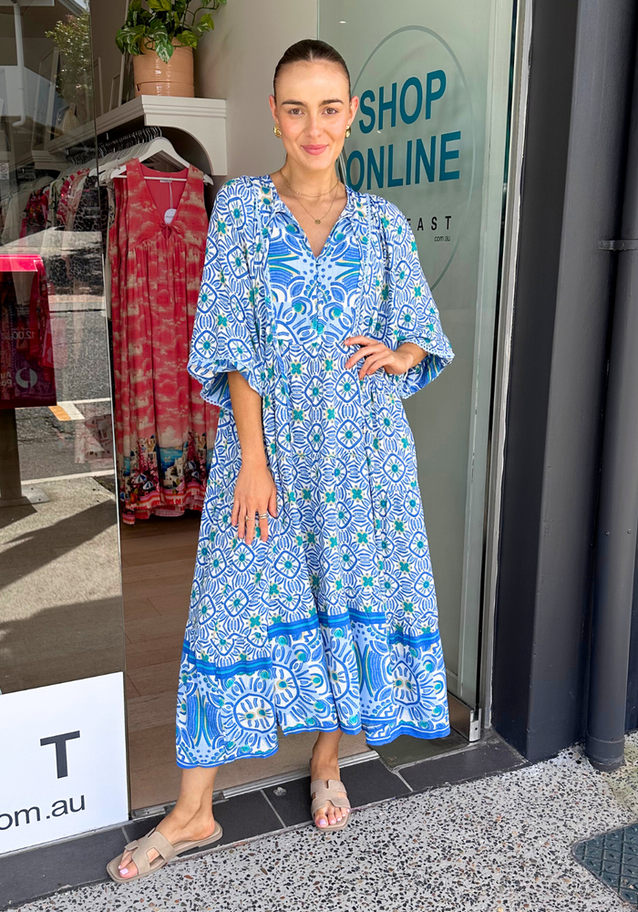 Load image into Gallery viewer, MENDEZ BATWING MIDI DRESS - BLUE PRINT