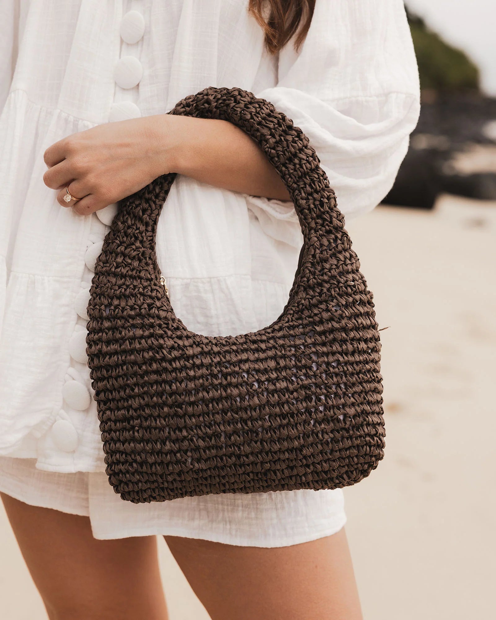 LOUENHIDE NELLIE SHOULDER BAG - CHOCOLATE RAFFIA