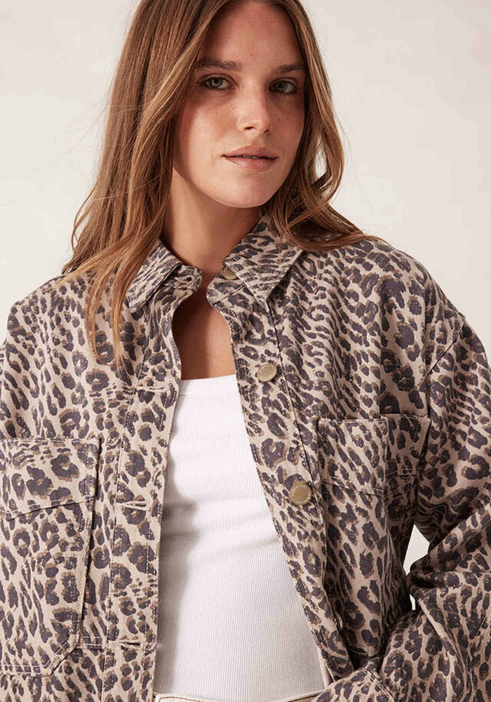 CERES LIFE BOBBI SIDE POCKET DENIM SHACKET - LEOPARD