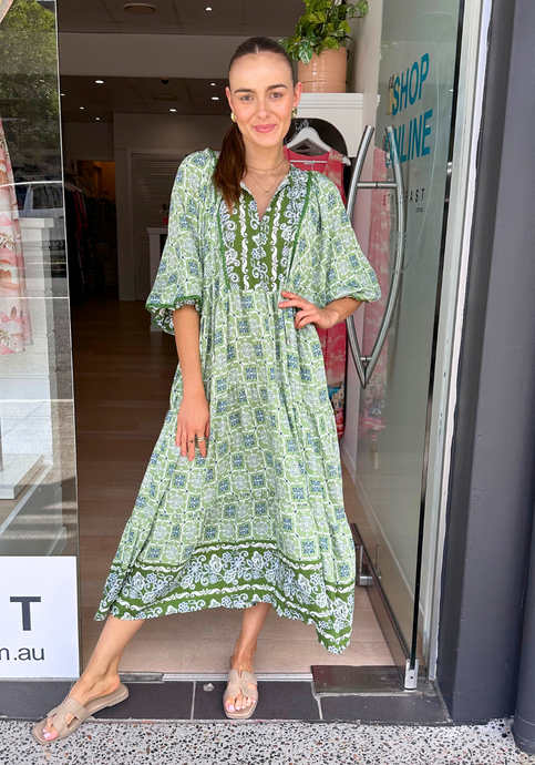 ARROYO BATWING MIDI DRESS - GREEN PRINT