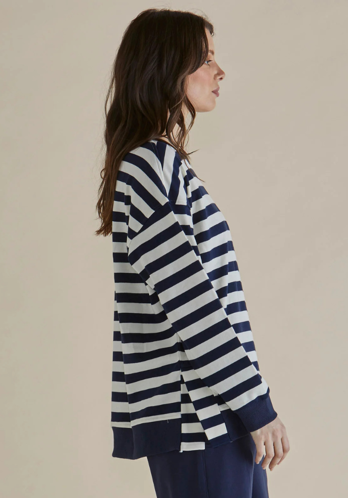 BETTY BASICS EASY CREW SWEAT - NAVY & WHITE