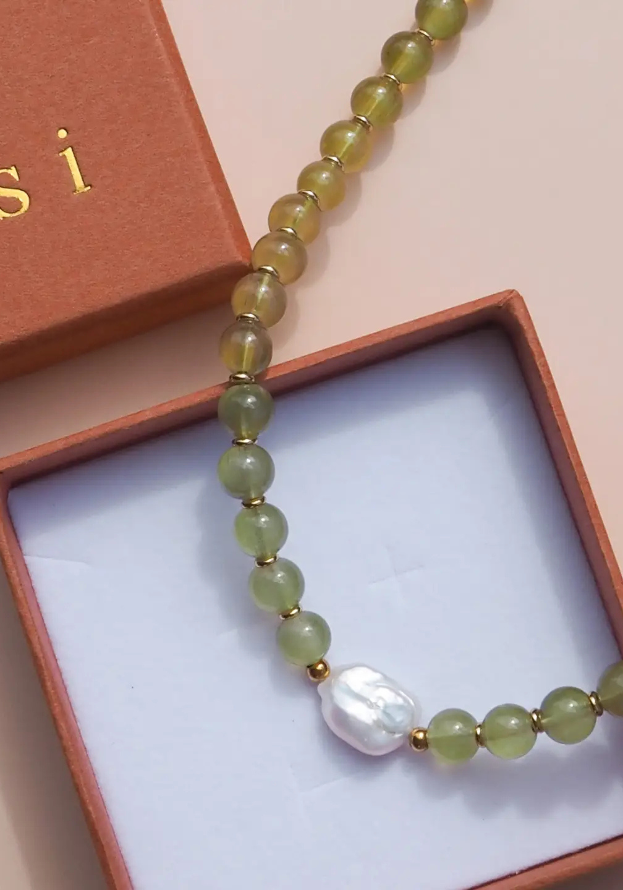 ALESI FRESHWATER KESHI PEARL NECKLACE - GREEN BEAD