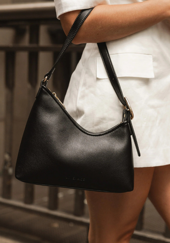 LOUNEHIDE AMELIA SHOULDER BAG - BLACK