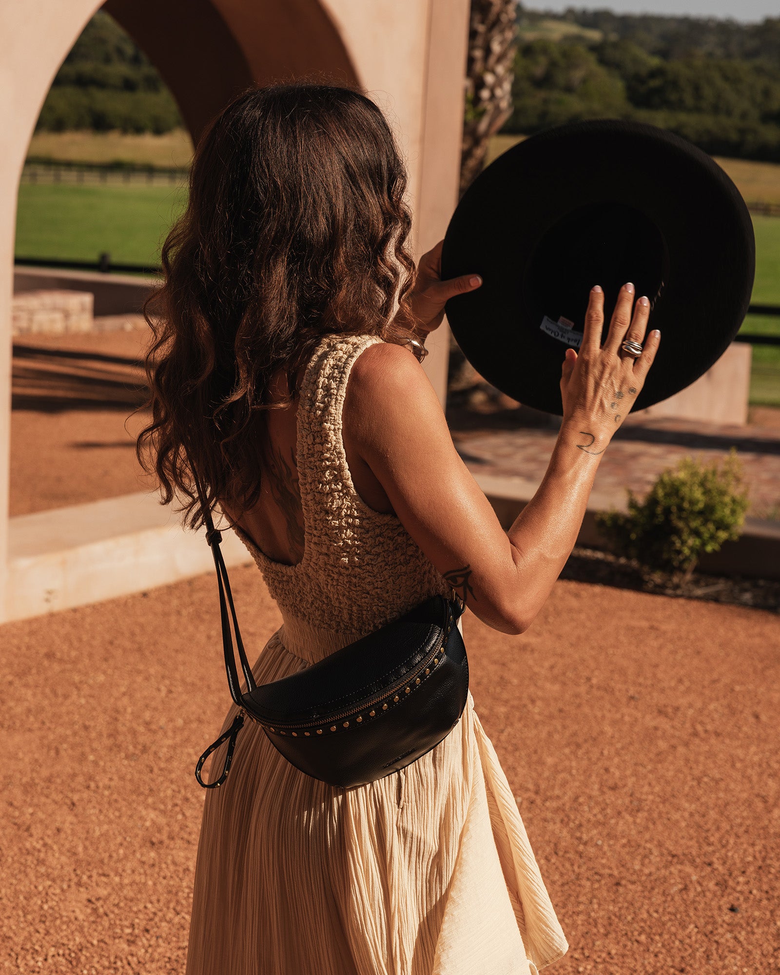 LOUENHIDE CASSIDY BELT BAG - BLACK