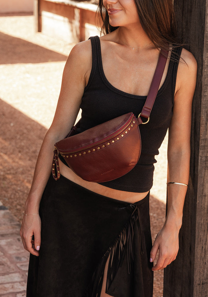 LOUENHIDE CASSIDY BELT BAG - BURGUNDY