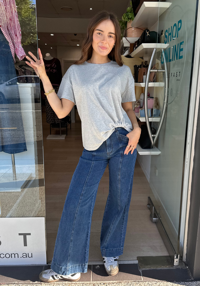 JESSIE EASY TUCK TEE - GREY